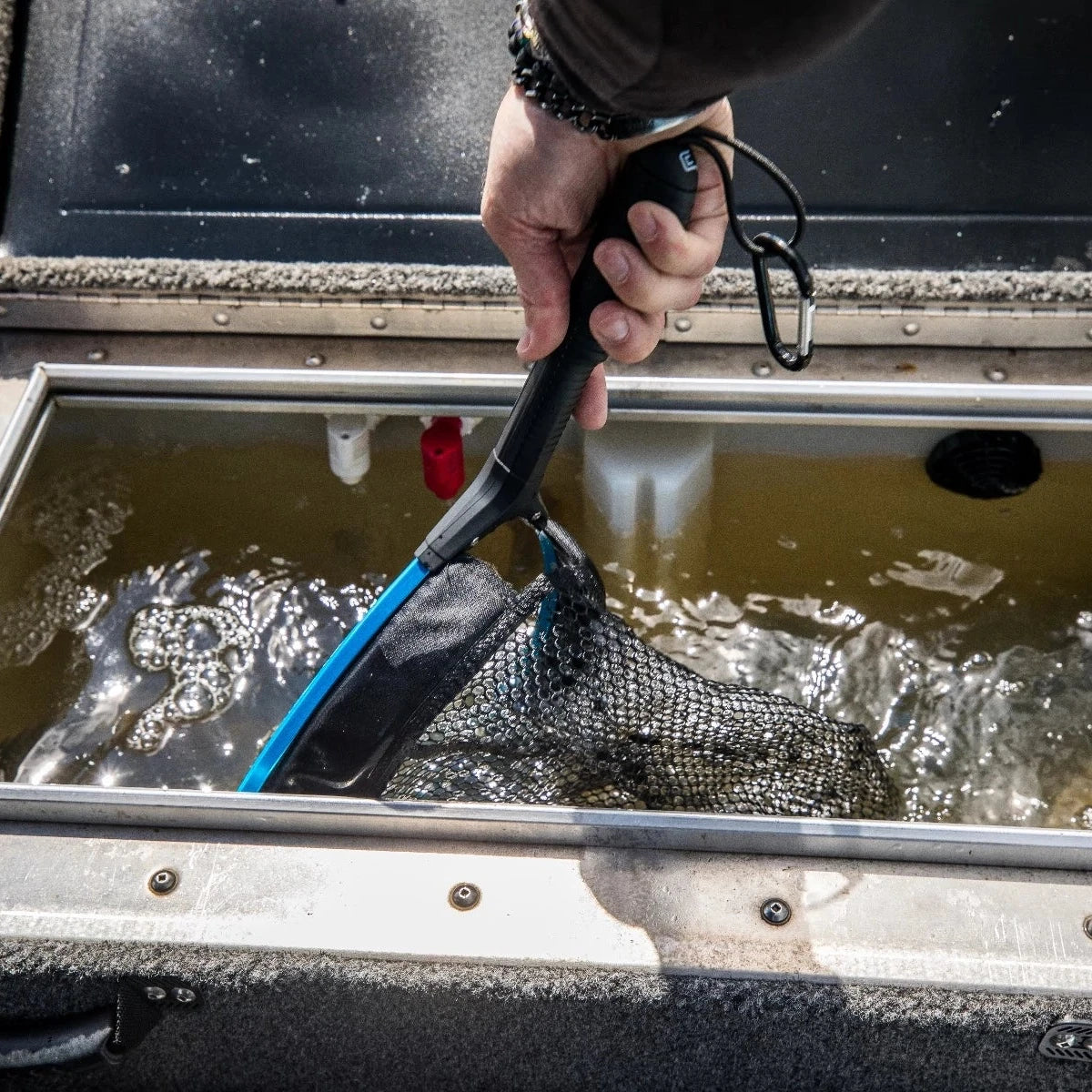 Floating Livewell and Bait Net