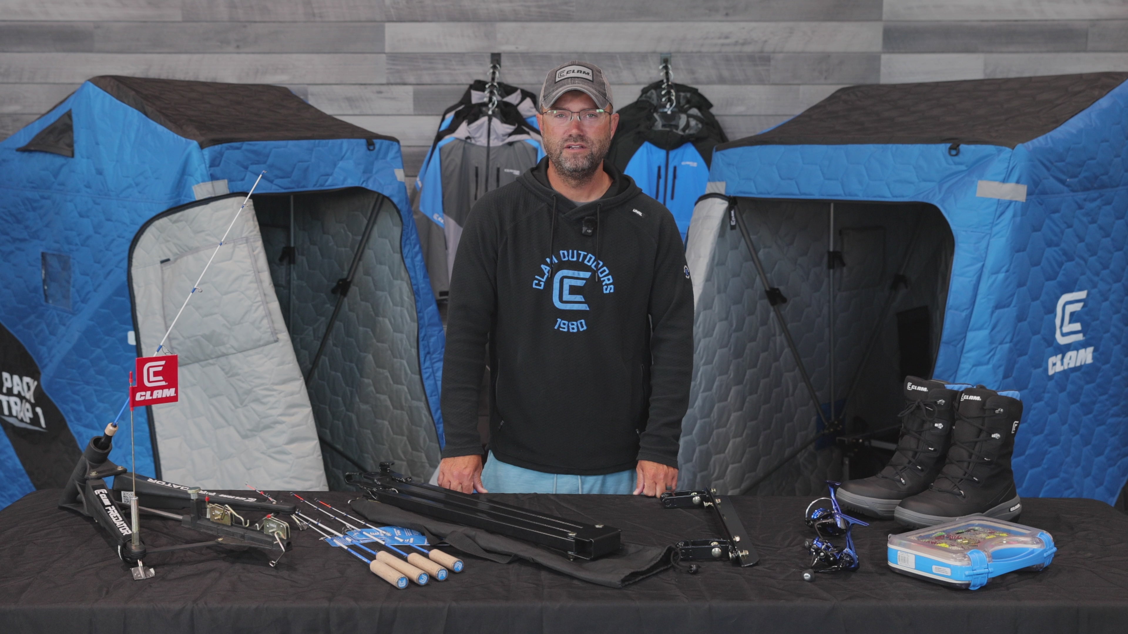 Load video: Cinch Hitch