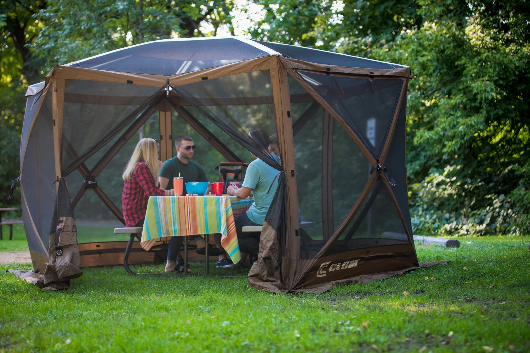 Clam Escape Sky Screen Tent