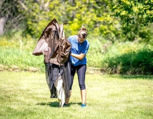 <strong>Stand shelter up on roof hub center</strong>