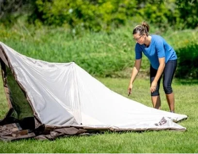 <strong>Pull each shelter hub strap</strong>