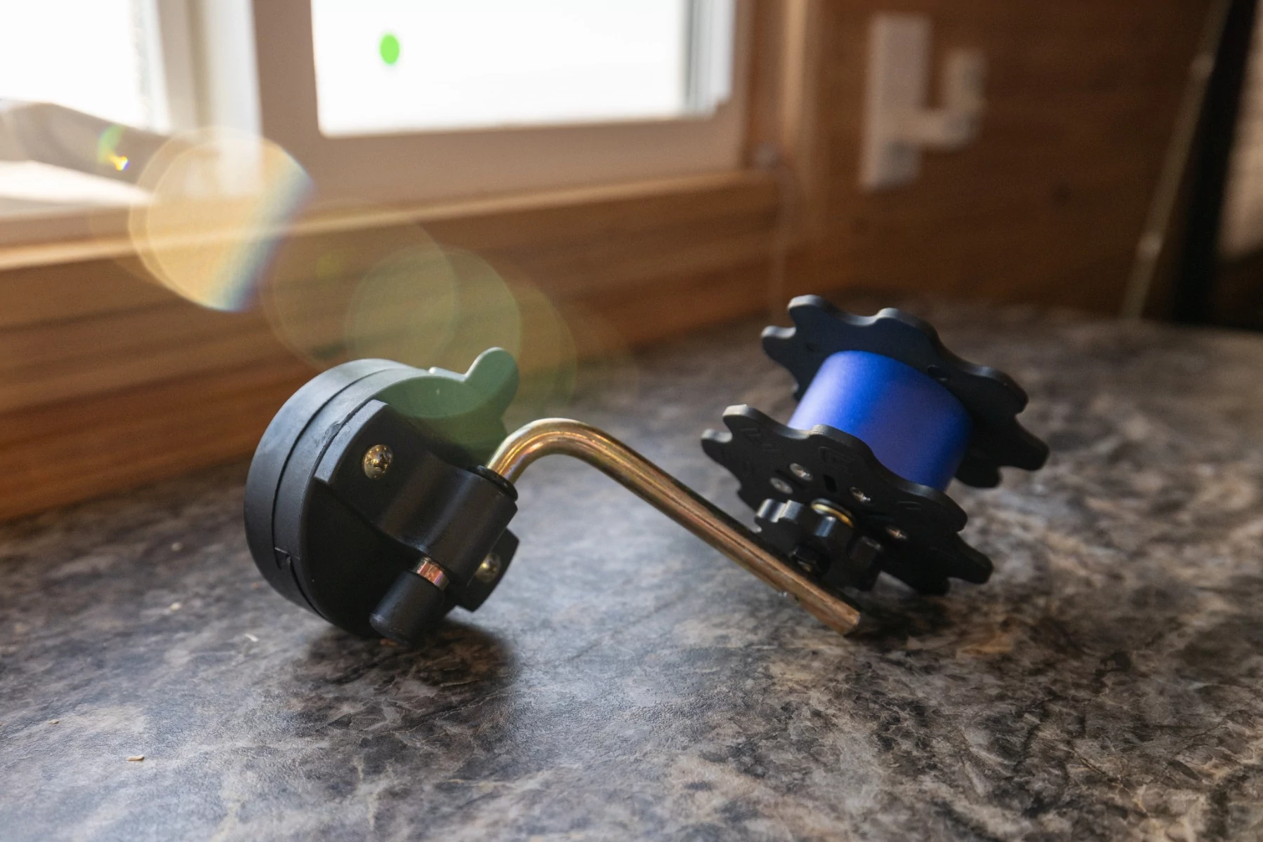 ClamLock Vertical Rattle Reel