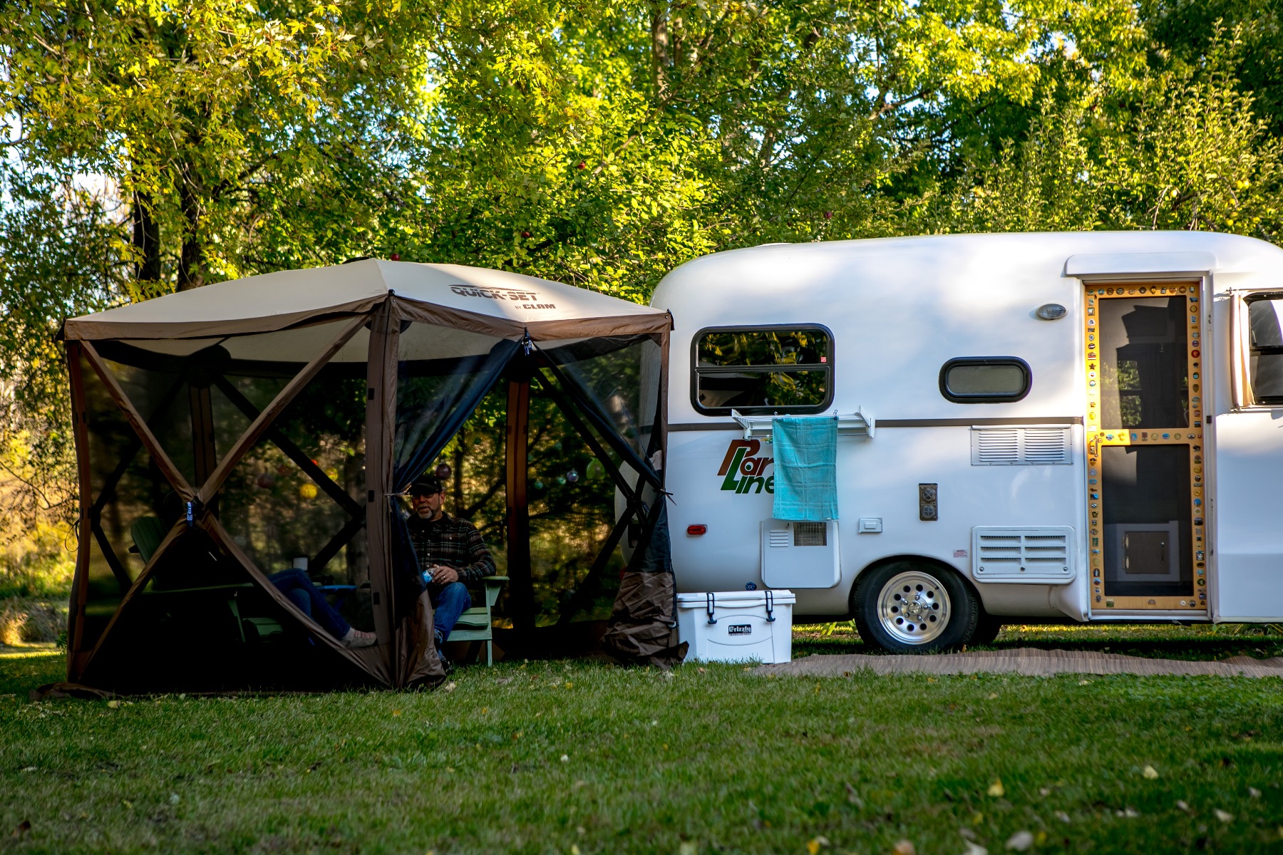 Clam Adventure Screen Tent with Wind Panels